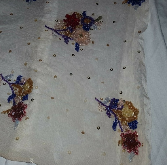 VERY VINTAGE Handmade Beaded Shawl - Picture 7 of 8